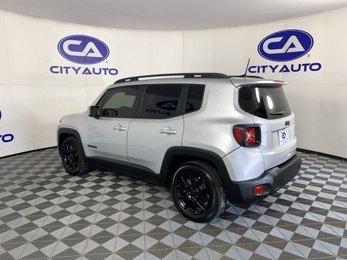 Used 2020 Jeep Renegade Altitude FWD image 5
