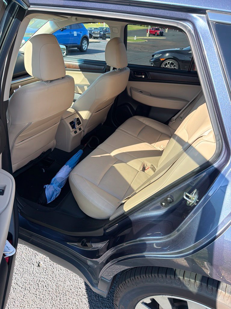 Used 2017 Subaru Outback 3.6R Limited AWD/4WD image 4