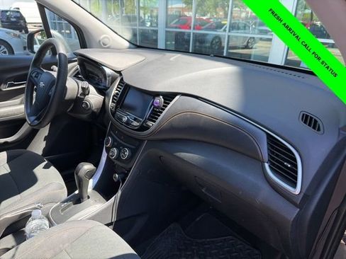 Used 2020 Chevrolet Trax LS w/ Tint and Cruise Package FWD image 5