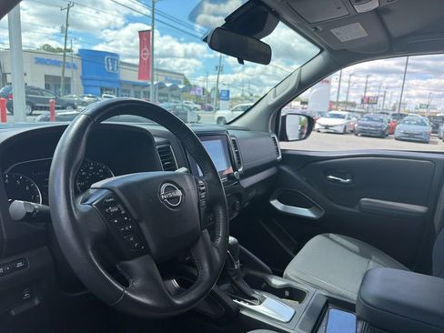 Certified 2023 Nissan Frontier SV w/ SV Convenience Package AWD/4WD image 11