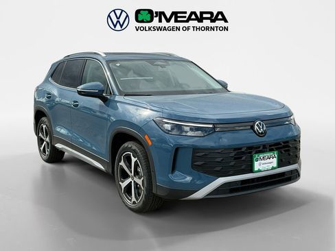 New 2025 Volkswagen Tiguan SE image 7