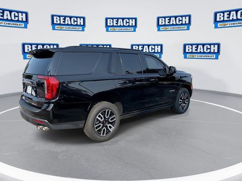 Used 2023 GMC Yukon AT4 w/ AT4 Premium Package AWD/4WD image 8