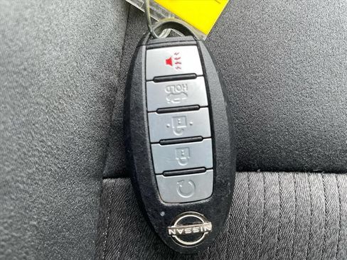 Used 2025 Nissan Altima 2.5 SV FWD image 15