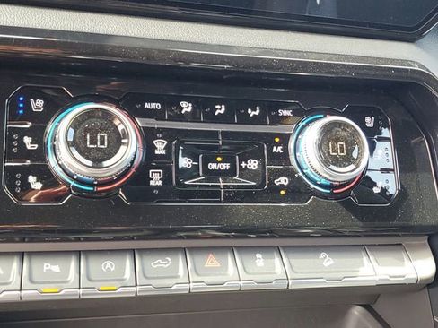 New 2026 GMC Sierra 1500 AT4 w/ AT4 Premium Package AWD/4WD image 24