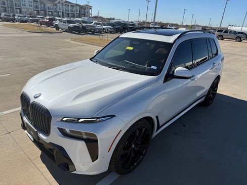 Used 2024 BMW X7 xDrive40i w/ Executive Package image 11