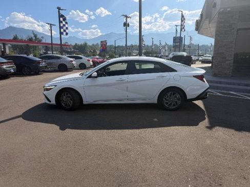 Used 2024 Hyundai Elantra SEL FWD image 6