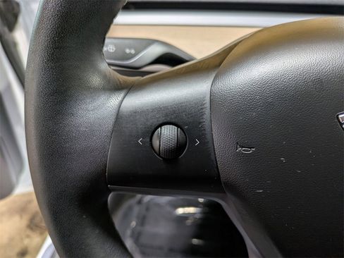 Used 2019 Tesla Model 3 Long Range image 16