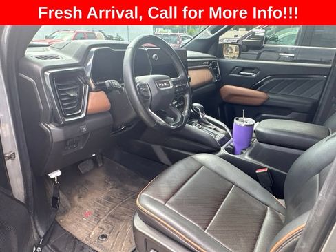 Used 2023 GMC Canyon AT4 w/ AT4 Premium Package AWD/4WD image 9