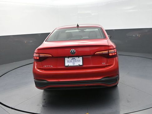 Used 2023 Volkswagen Jetta SE w/ Panoramic Sunroof Package FWD image 9