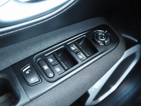 Used 2020 Jeep Renegade Sport w/ Sport Appearance Group image 21