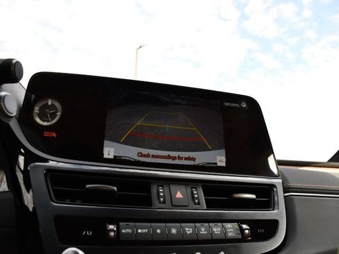 New 2025 Lexus ES 350 w/ Premium Package image 16