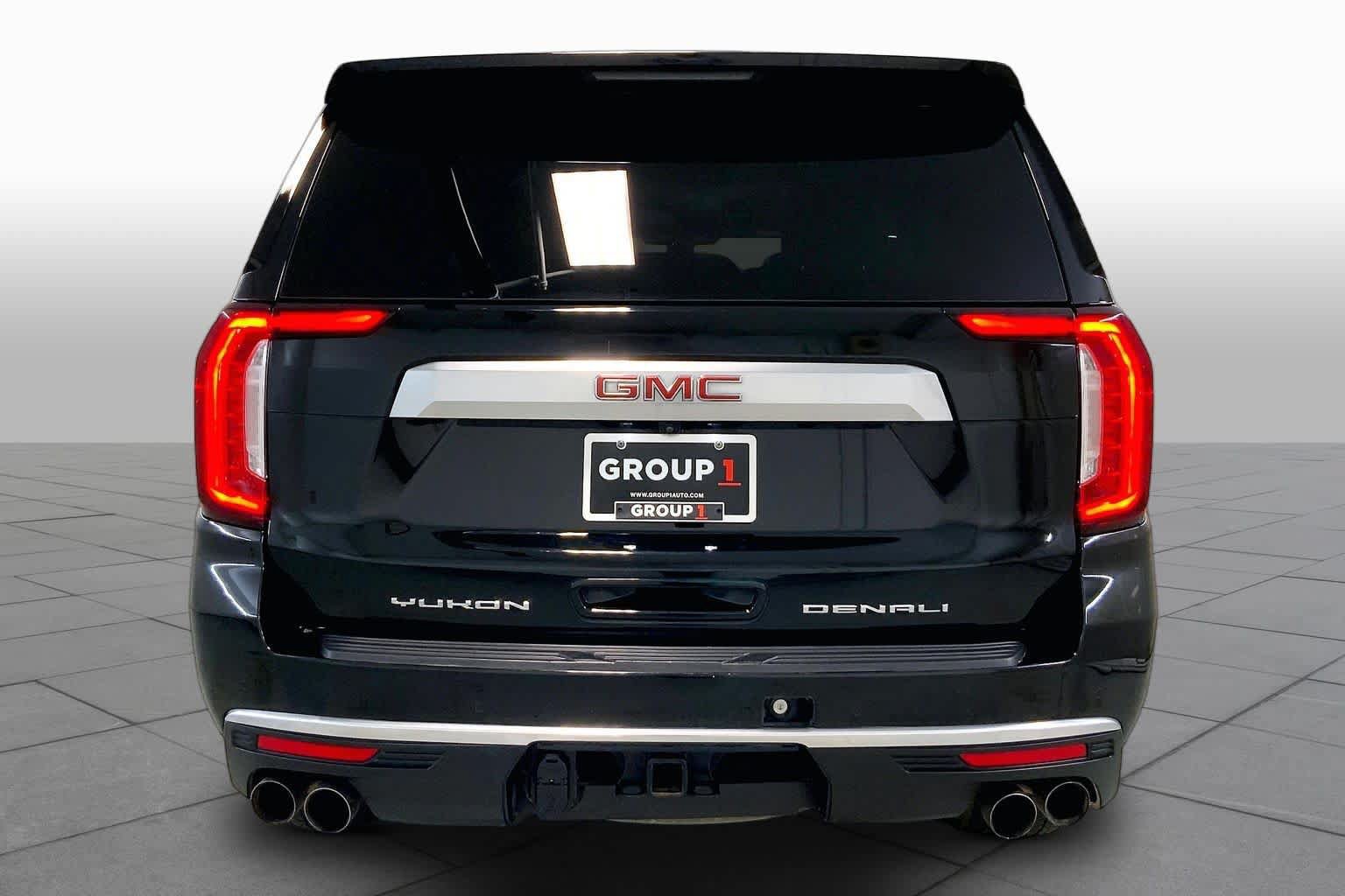 Used 2022 GMC Yukon XL Denali AWD/4WD image 4
