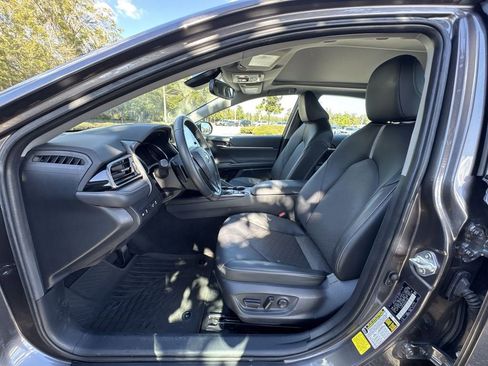 Used 2022 Toyota Camry XSE image 15