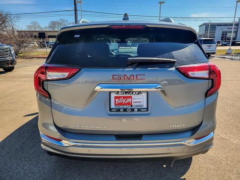 Used 2024 GMC Terrain Denali w/ Denali Premium Package AWD/4WD image 7