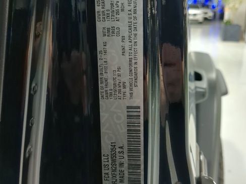 Used 2025 Jeep Wrangler Unlimited Rubicon w/ XTREMEE 35" Tire Package image 14