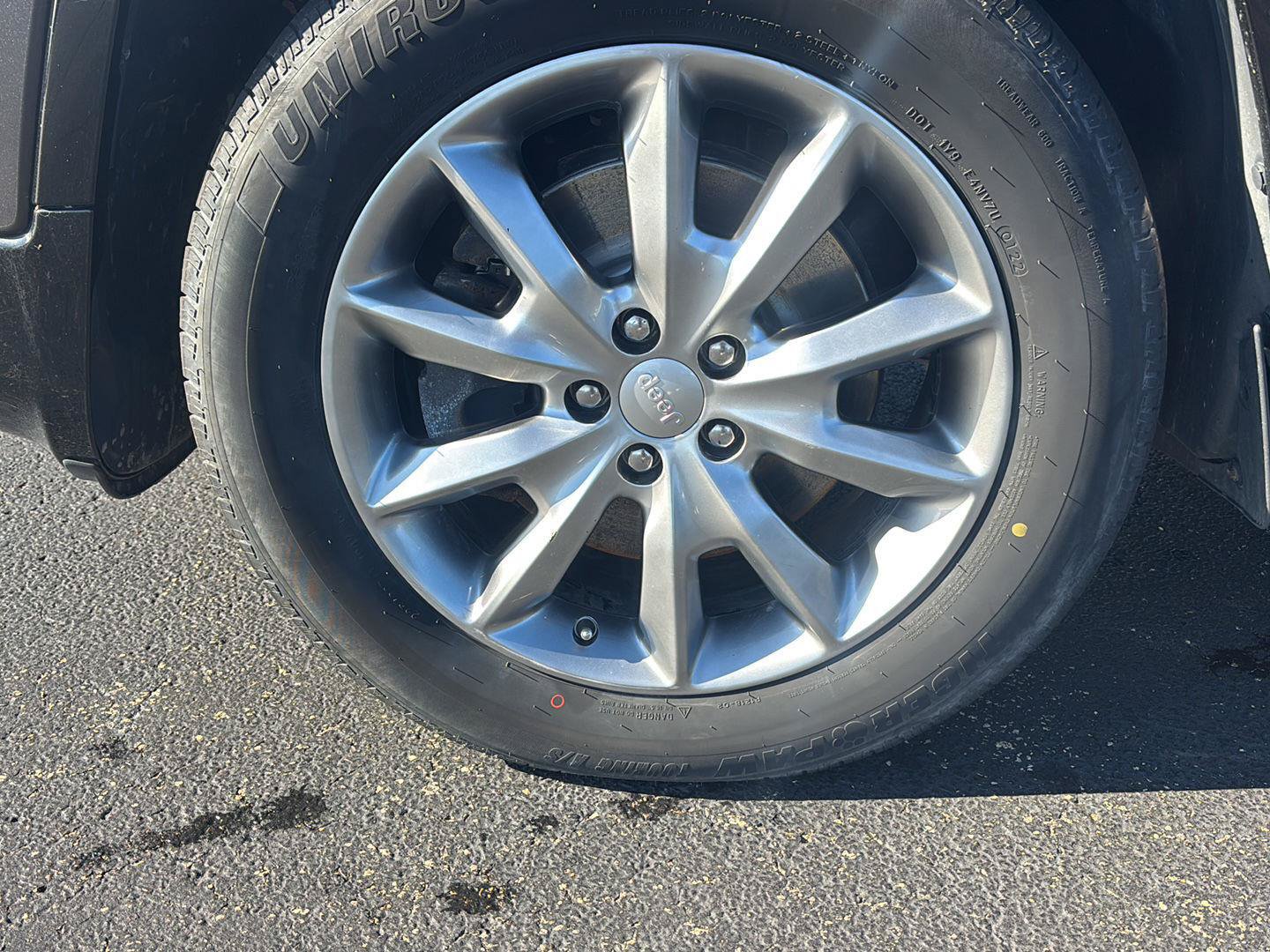 Used 2018 Jeep Cherokee Latitude w/ Quick Order Package 26T AWD/4WD image 5