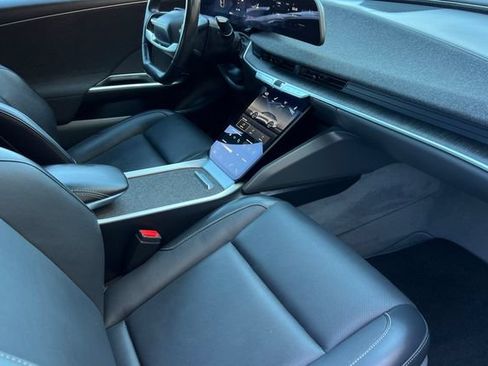 Used 2024 Lucid Air Touring AWD/4WD image 17