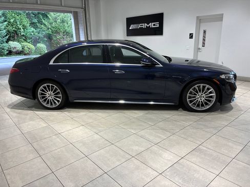 Used 2022 Mercedes-Benz S 580 4MATIC Sedan image 3
