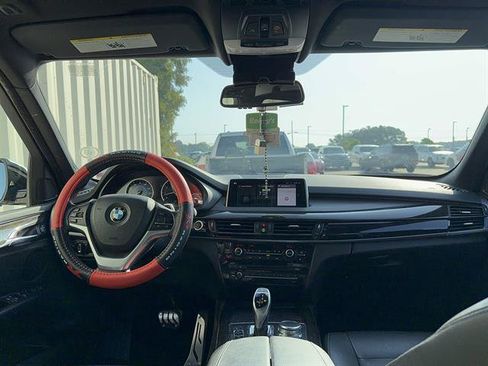Used 2018 BMW X5 sDrive35i RWD image 3