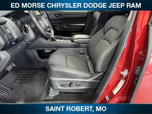 Used 2024 Nissan Pathfinder SV FWD image 28