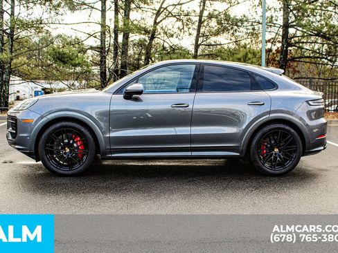 Used 2025 Porsche Cayenne GTS w/ Technology Package image 6