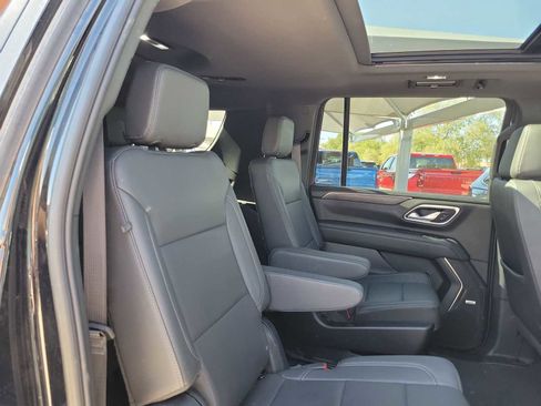 Used 2024 Chevrolet Suburban Z71 w/ Luxury Package image 13