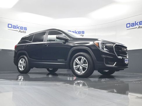 Used 2023 GMC Terrain SLE w/ Driver Convenience Package image 39