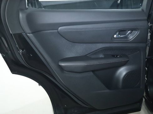 Used 2023 Nissan Ariya AWD image 13