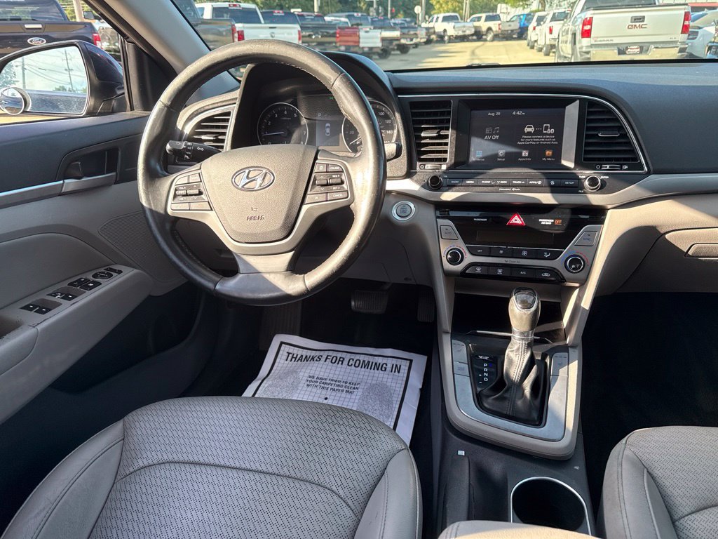 Used 2017 Hyundai Elantra Limited FWD image 9