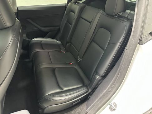 Used 2023 Tesla Model Y Long Range AWD/4WD image 22