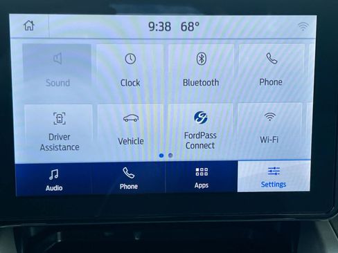 Used 2024 Ford Explorer XLT w/ Equipment Group 202A AWD/4WD image 28