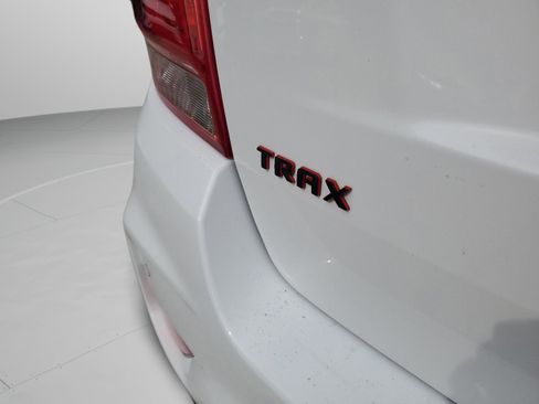 Used 2020 Chevrolet Trax LT w/ Sun & Sound Package FWD image 30