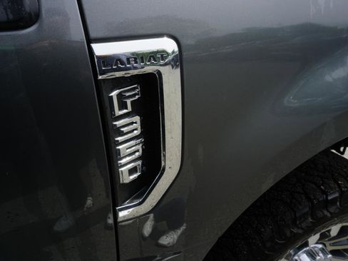 Used 2022 Ford F350 Lariat AWD/4WD image 5