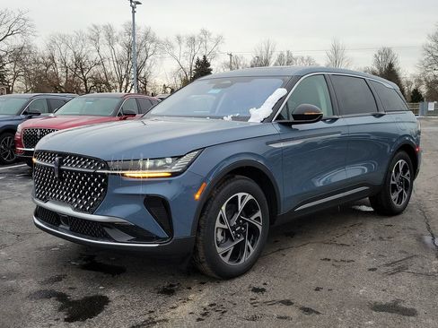 New 2026 Lincoln Nautilus Premier w/ Equipment Group 102A image 8