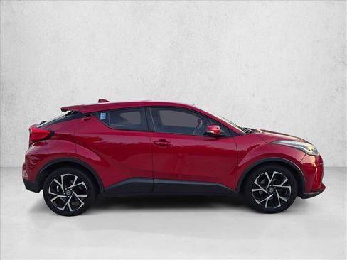 Used 2020 Toyota C-HR XLE FWD image 4