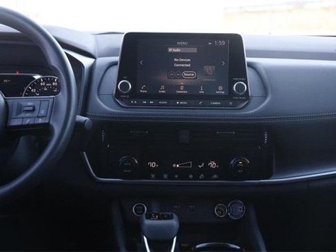 Used 2021 Nissan Rogue SV image 22