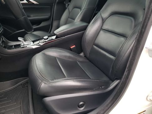 Used 2018 INFINITI QX30 Premium w/ Technology Package AWD/4WD image 11