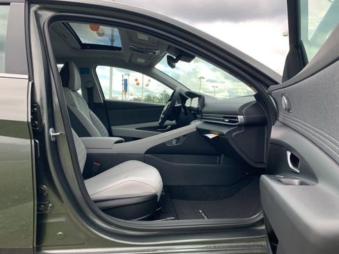 New 2025 Hyundai Elantra Limited image 66