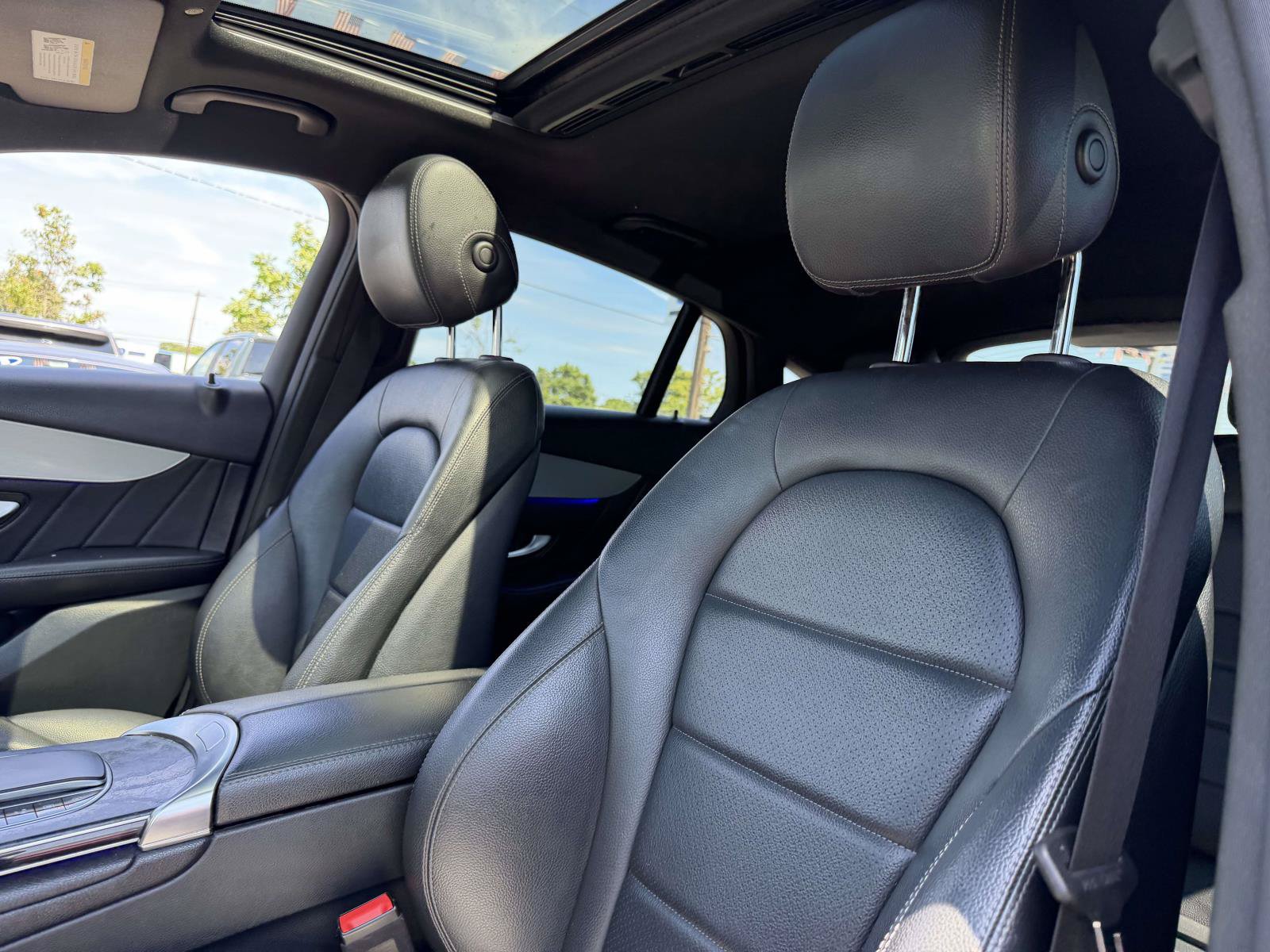 Used 2021 Mercedes-Benz GLC 300 4MATIC Coupe image 9