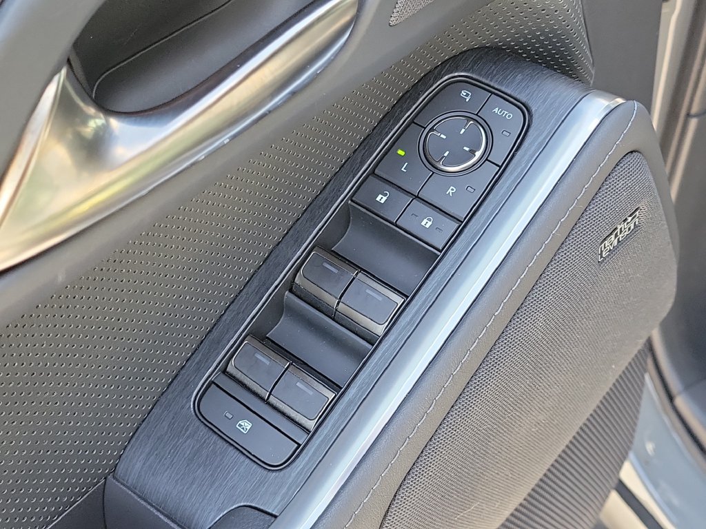 Used 2024 Lexus GX 550 AWD/4WD image 25