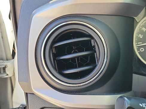 Used 2017 Toyota Tacoma SR5 w/ Tow Package image 29