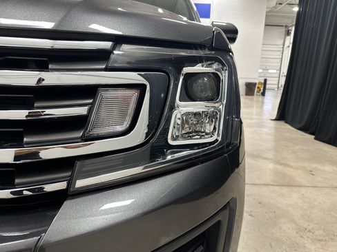 Used 2020 Ford Expedition Max XLT w/ Equipment Group 202A AWD/4WD image 8