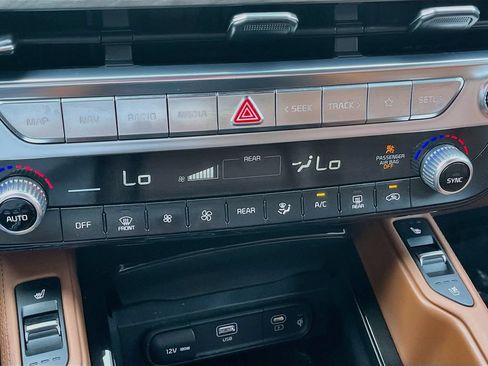 Used 2023 Kia Telluride SX Prestige X-Pro AWD/4WD image 16