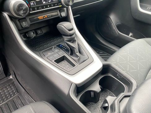 Used 2021 Toyota RAV4 XLE image 13