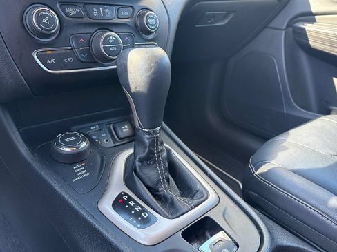 Used 2015 Jeep Cherokee Limited AWD/4WD image 12