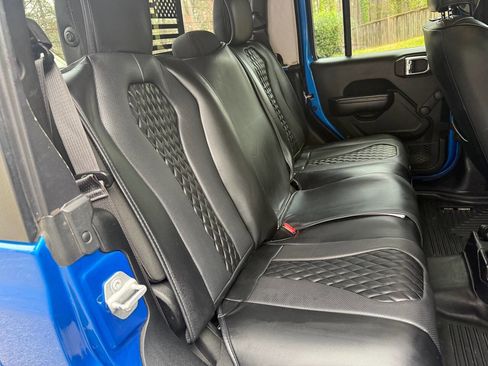 Used 2020 Jeep Gladiator Sport w/ Trailer Tow Package image 22