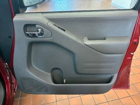 Used 2019 Nissan Frontier SV image 23