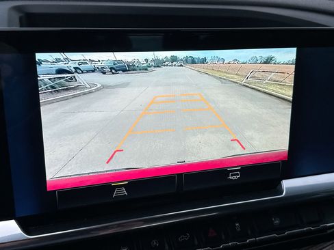 Used 2022 Chevrolet Silverado 1500 LT image 17