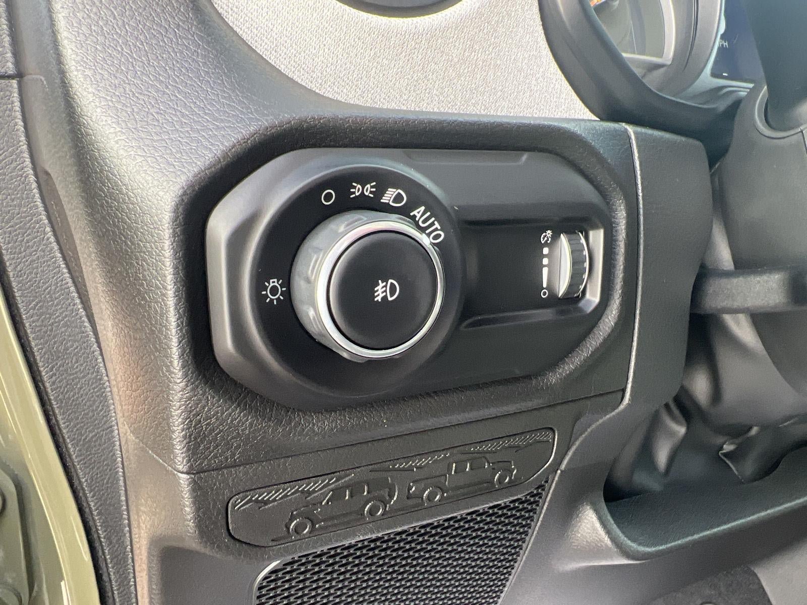 Used 2025 Jeep Wrangler Unlimited Sport AWD/4WD image 20