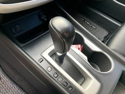 Used 2016 Nissan Altima 2.5 SR w/ LED Appearance Package image 24